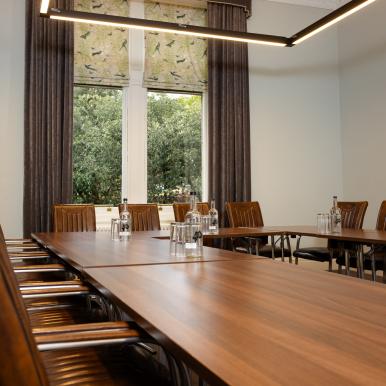 edinburgh zoo board room table