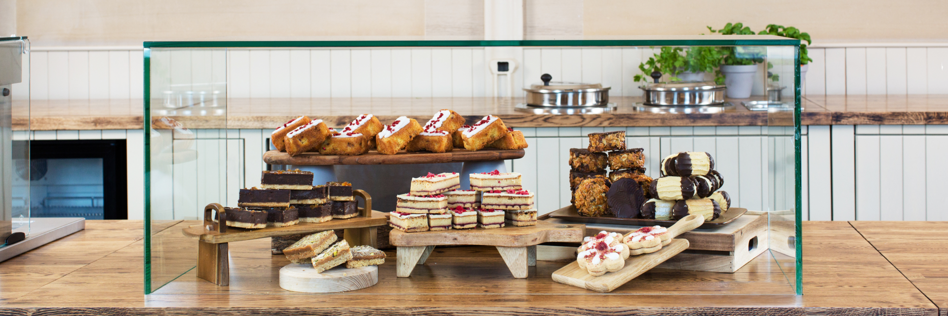 Cake stand 
