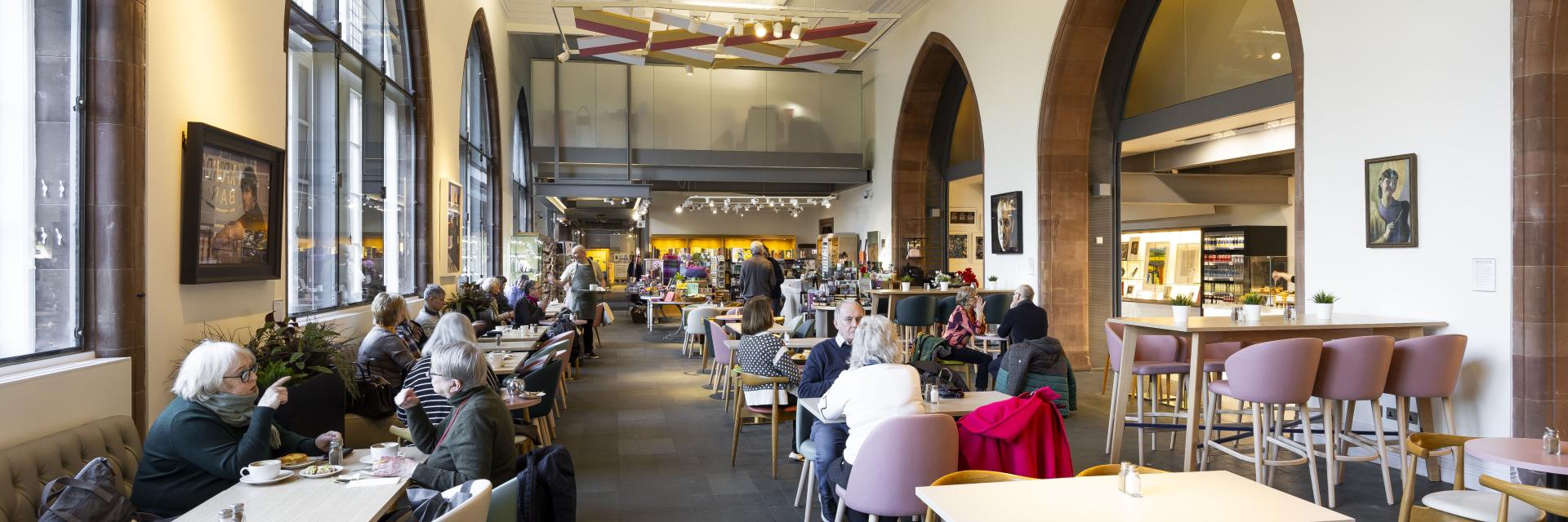 busy cafe
